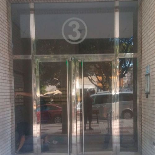 Puertas de portal en Málaga